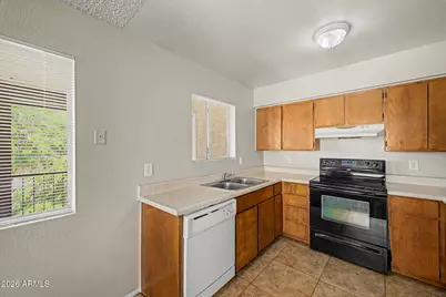 737 W 1st Avenue #Apt 201, Mesa, AZ 85210 - Photo 9