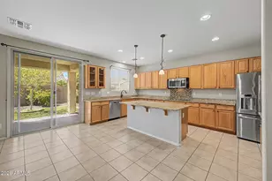 3025 W T Ryan Ln, Phoenix, AZ 85041 - Photo 3