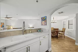 5104 N 32nd St, Phoenix, AZ 85018 - Photo 11