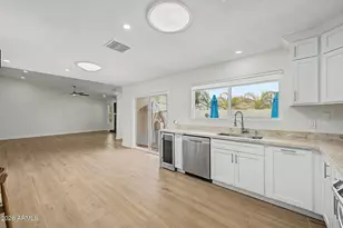 8711 E Latham St, Scottsdale, AZ 85257 - Photo 7