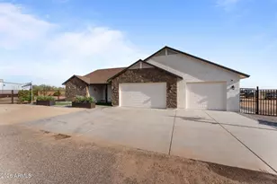 21015 W White Feather Ln, Wittmann, AZ 85361 - Photo 9