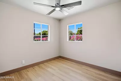 2201 E Campbell Avenue, Phoenix, AZ 85016 - Photo 9