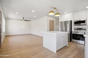 2201 E Campbell Ave, Phoenix, AZ 85016 - Photo 9