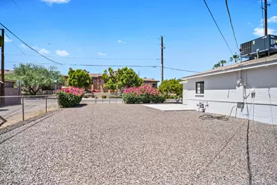 2201 E Campbell Avenue, Phoenix, AZ 85016 - Photo 13