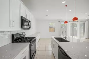 939 E Danbury Dr, Phoenix, AZ 85022 - Photo 13