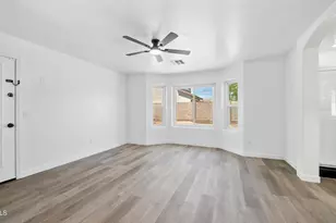 21570 N Greenway Rd, Maricopa, AZ 85138 - Photo 17