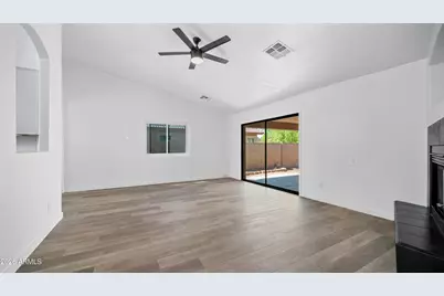 21570 N Greenway Road, Maricopa, AZ 85138 - Photo 3
