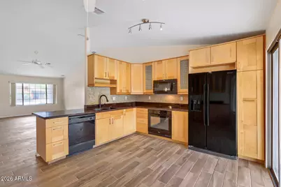 3826 W Park View Lane, Glendale, AZ 85310 - Photo 7