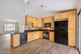 3826 W Park View Ln, Glendale, AZ 85310 - Photo 7
