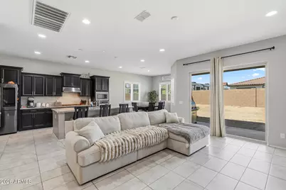 4916 N 185th Drive, Goodyear, AZ 85395 - Photo 3