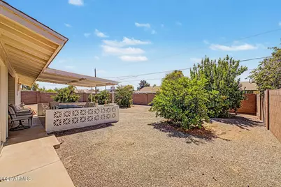 11025 W Florida Avenue, Sun City, AZ 85351 - Photo 11