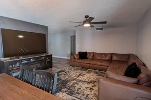 9823 N 48th Dr, Glendale, AZ 85302 - Photo 5
