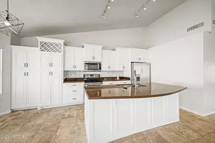 3834 E Windsong Dr, Phoenix, AZ 85048 - Photo 11
