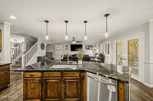 5796 W Windrose Dr, Glendale, AZ 85304 - Photo 9