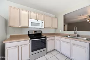 3057 W Lucia Dr, Phoenix, AZ 85083 - Photo 7