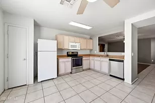 3057 W Lucia Dr, Phoenix, AZ 85083 - Photo 5