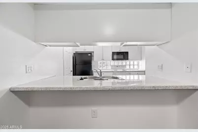 3065 N 67th Avenue #Apt 107, Phoenix, AZ 85033 - Photo 9