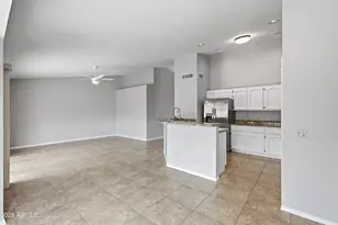 10613 E Halley Dr, Sun Lakes, AZ 85248 - Photo 9