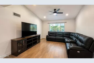 4237 W Hartford Avenue, Glendale, AZ 85308 - Photo 13