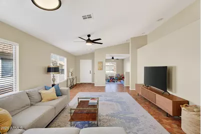 14911 W Port Royale Lane, Surprise, AZ 85379 - Photo 13