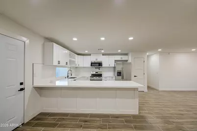 8002 N 42nd Avenue, Phoenix, AZ 85051 - Photo 11