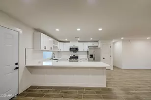 8002 N 42nd Ave, Phoenix, AZ 85051 - Photo 11