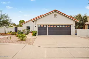 433 W Teakwood Dr, Sun Lakes, AZ 85248 - Photo 1