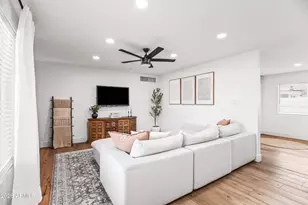 901 E Berridge Ln, Phoenix, AZ 85014 - Photo 5