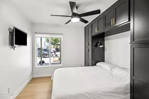 901 E Berridge Ln, Phoenix, AZ 85014 - Photo 17