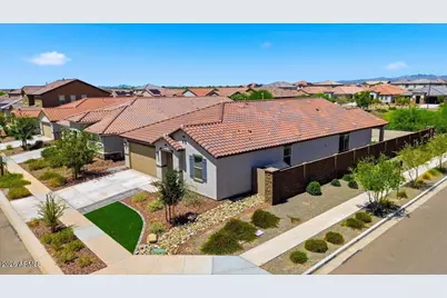 17136 W Blue Sky Drive, Surprise, AZ 85387 - Photo 7