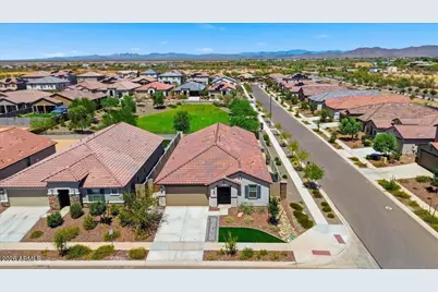17136 W Blue Sky Drive, Surprise, AZ 85387 - Photo 9
