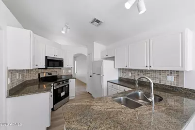 16638 N 33rd Way, Phoenix, AZ 85032 - Photo 3