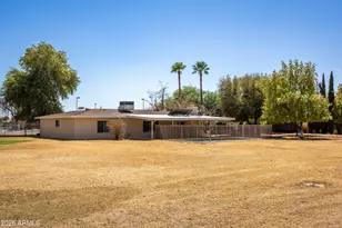 8018 W Acoma Dr, Peoria, AZ 85381 - Photo 27