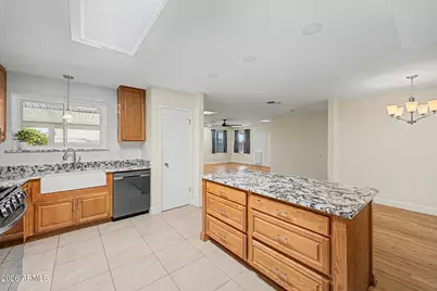 11101 W Virgo Court, Sun City, AZ 85351 - Photo 11