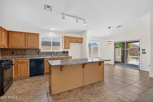 2877 E Crescent Way, Gilbert, AZ 85298 - Photo 13
