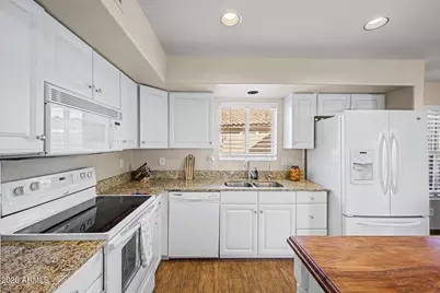 2211 E Williams Drive E, Phoenix, AZ 85024 - Photo 13