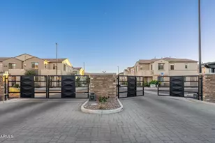 733 E Lark St, Gilbert, AZ 85297 - Photo 27