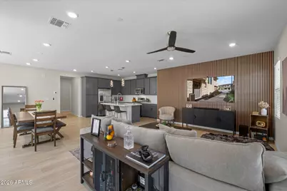 733 E Lark Street #202, Gilbert, AZ 85297 - Photo 9