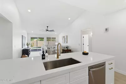 826 W 14th Avenue, Apache Junction, AZ 85120 - Photo 17