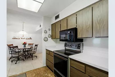 14802 N Lakeforest Drive, Sun City, AZ 85351 - Photo 11