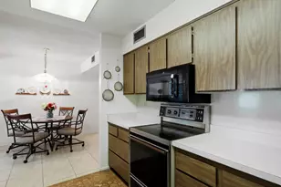 14802 N Lakeforest Dr, Sun City, AZ 85351 - Photo 11