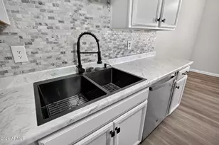 948 S Alma School Rd, Mesa, AZ 85210 - Photo 13