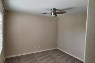 3975 E Melinda Dr, Phoenix, AZ 85050 - Photo 13