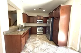 3975 E Melinda Dr, Phoenix, AZ 85050 - Photo 3