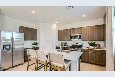 9614 W Mitchell Drive, Phoenix, AZ 85037 - Photo 5