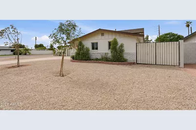 8355 E Stella Lane, Scottsdale, AZ 85250 - Photo 3