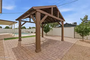 8355 E Stella Ln, Scottsdale, AZ 85250 - Photo 41