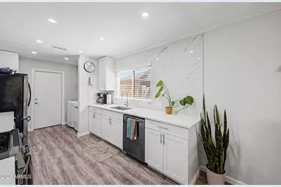 19043 N 98th Lane, Peoria, AZ 85382 - Photo 9