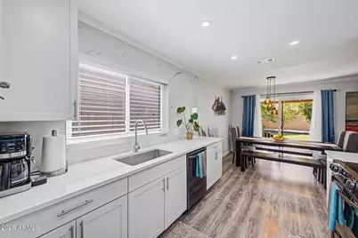 19043 N 98th Lane, Peoria, AZ 85382 - Photo 11
