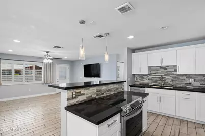 1017 E El Caminito Drive, Phoenix, AZ 85020 - Photo 17